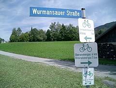 南ドイツのサイクリングロードの案内板