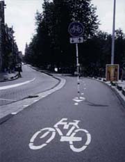 アムステルダムの自転車専用路