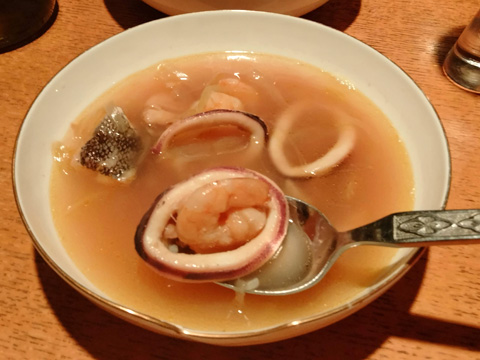 魚介類のスープ