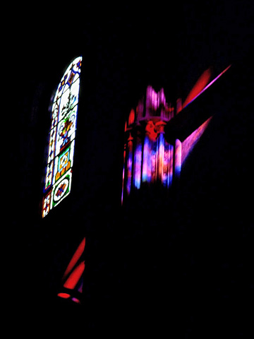サンタ・マリア教会のステンドグラス