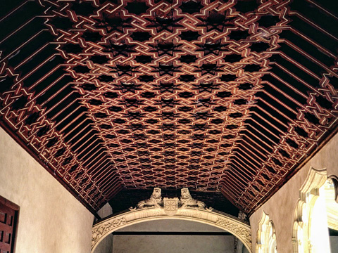ムデハール様式の天井