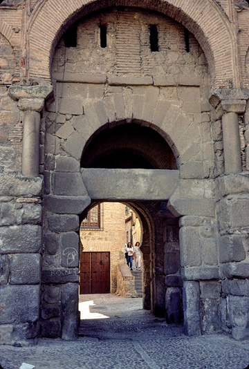 ビサグラ旧門