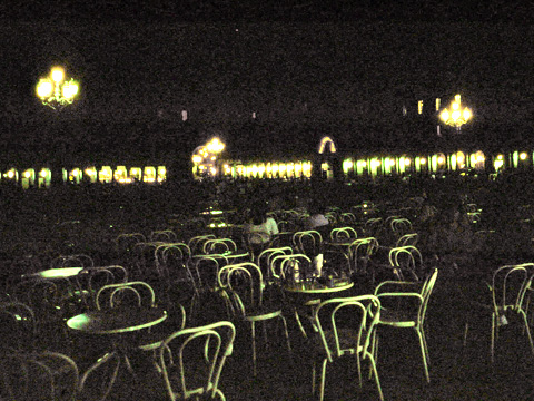 夜のマヨール広場