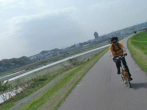 多摩川サイクリングロードを行くひぽたま