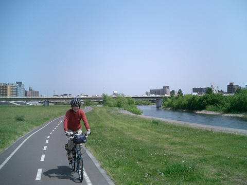 豊平川沿いのサイクリングロード