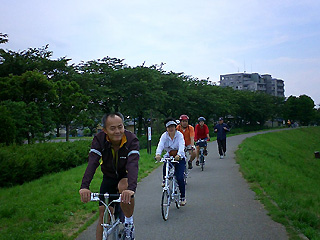中川のサイクリングロード