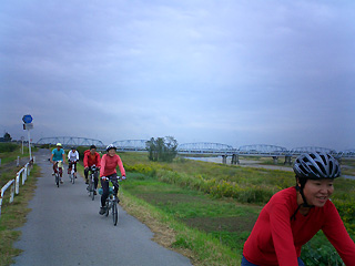 鬼怒大橋付近の自転車道
