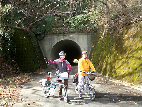 鹿野山林道のトンネル