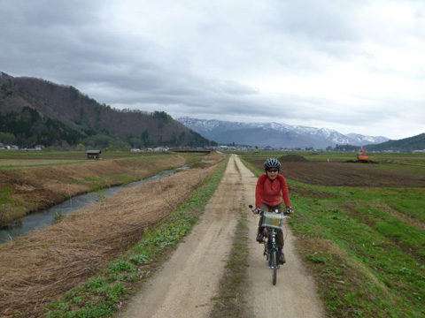 姫川自転車道と白馬の山々