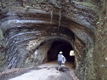 トンネルに入るキルピコンナ