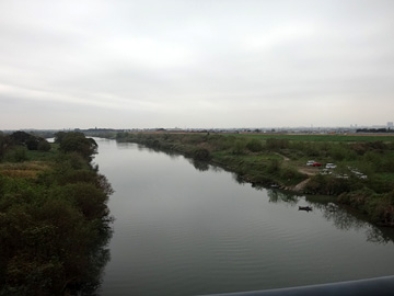上江橋から入間川を見る
