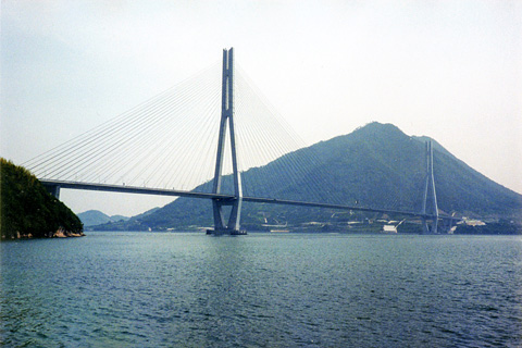 多々羅大橋と大三島