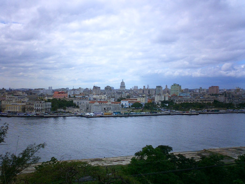 カサブランカからハバナ市街を望む