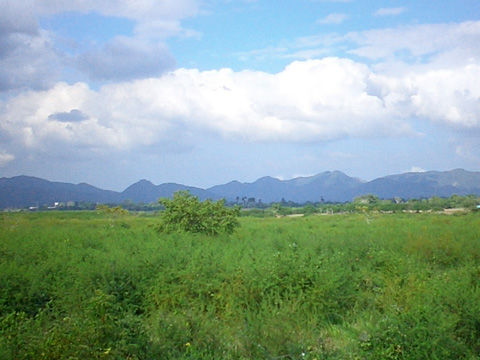 サン・クリストバル付近から見たグアニグアニコ山脈