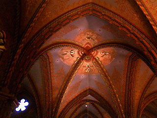 マーチャーシュ教会内部の美しい天井
