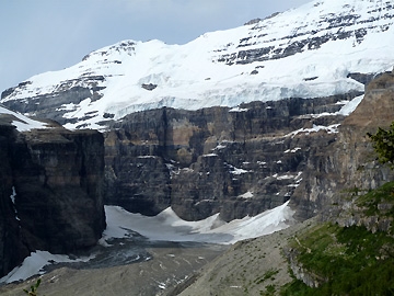 上下のビクトリア氷河