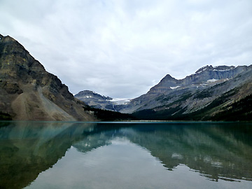 ボウ湖とボウ氷河