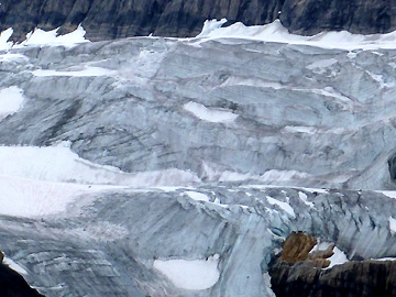 クロウフット氷河のアップ