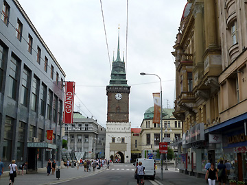 旧市街入口に建つ『緑の塔』