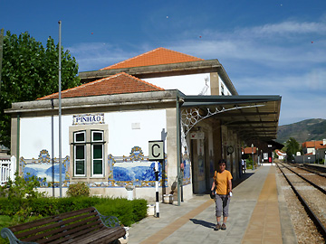 ピニャン駅