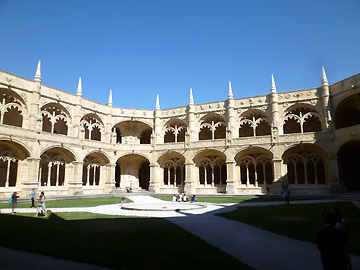 ジェロニモス修道院の中庭