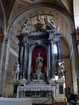 側廊の祭壇