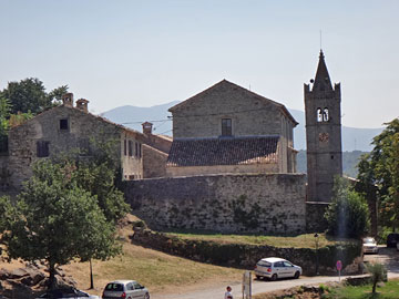 フムの城壁と教会