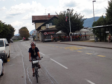 Lesce-Bled駅を出発