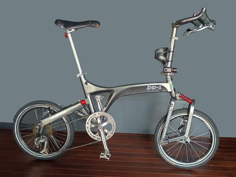 ハンドルとデュアルコントロールレバーを取り付けたベネ号