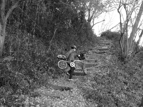 階段担ぎ古道（2023年12月）