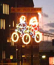 オランダの自転車型のネオンサイン