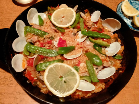 貝のパエリャ