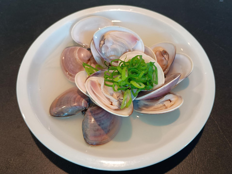 小さなはまぐりの酒蒸し