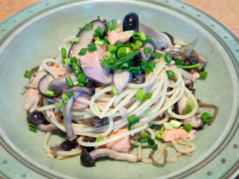 鮭ときのこの和風パスタ