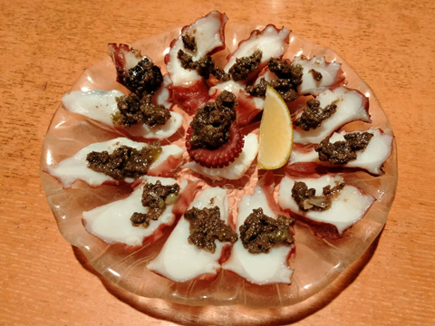 蛸のカルパッチョ・タプナードソース