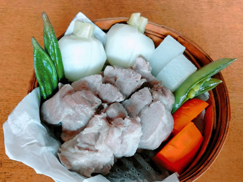 厚切り蒸し塩豚