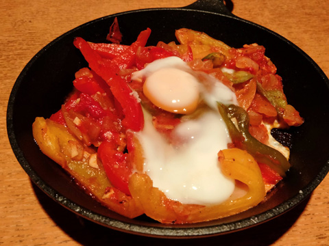 落とし卵付きのピペラード