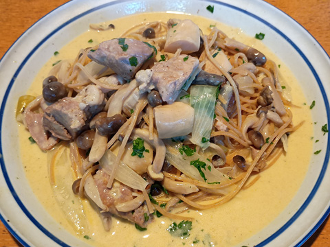 豚ヒレ肉のフリカッセ・パスタ