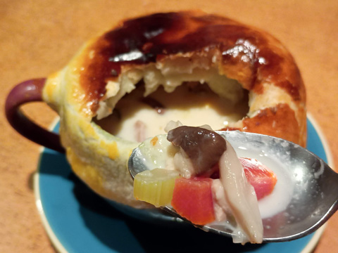 クリームスープのパイ包み