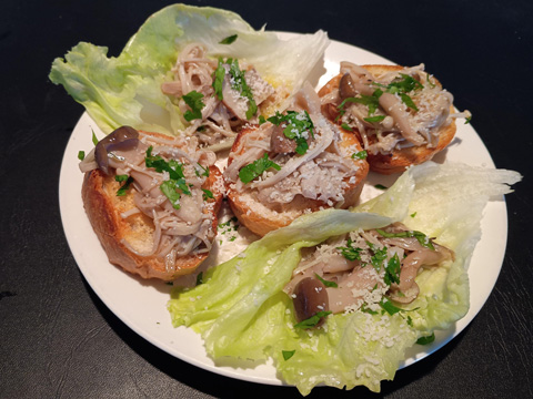 パンに載せてもおいしい