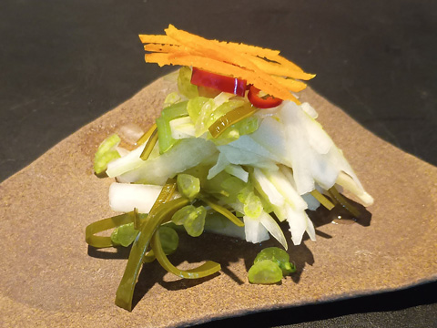 大根の皮の昆布漬け