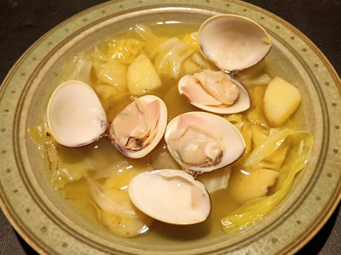 はまぐりとキャベツのスープ