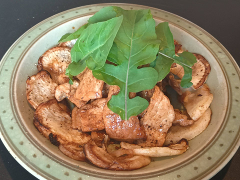 豚肉と蕪のソテー　バルサミコソース