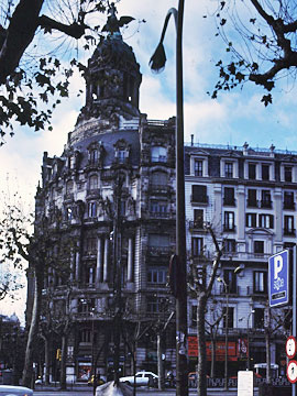 グラシア通りの建物