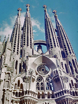 生誕の門の内側上部