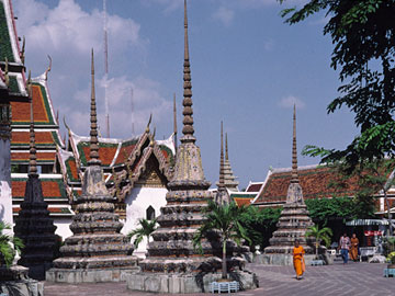 たくさんの仏塔