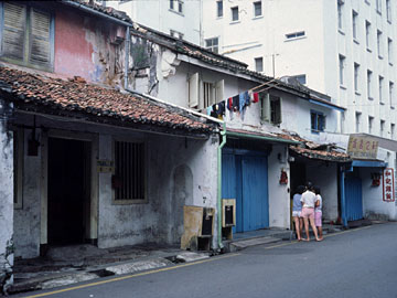 ちょっとくたびれた建物