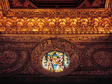 玉座のサロンの天井