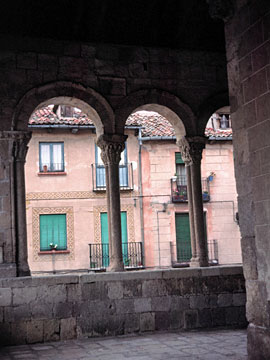 教会のポルティコ