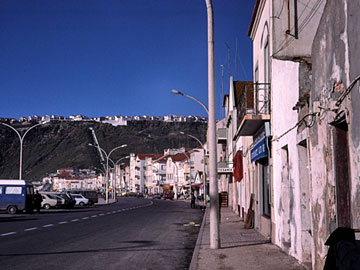 ナザレの海岸の家並み
